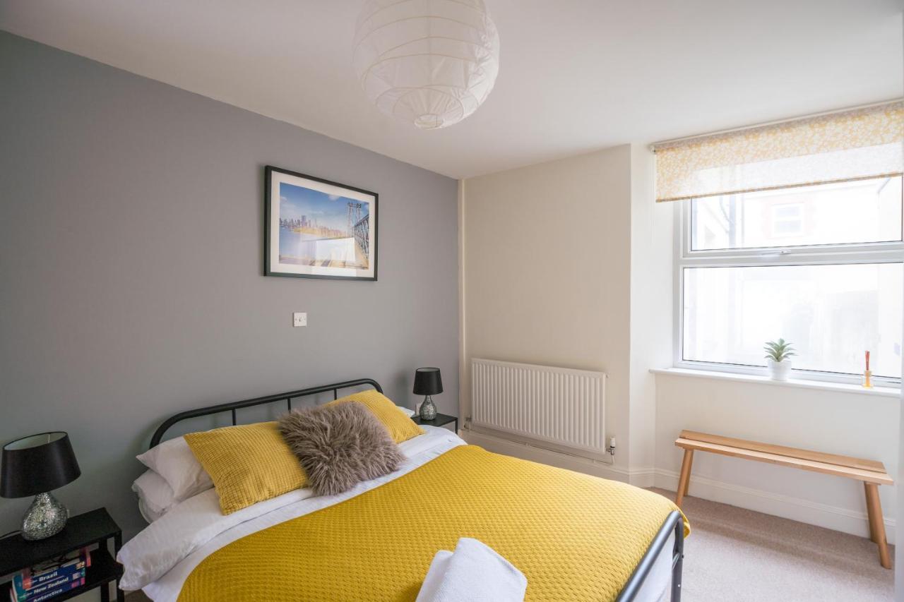 The Ella Fitzgerald - Modern 2 Bedroom Apartment, Super Close To Centre *